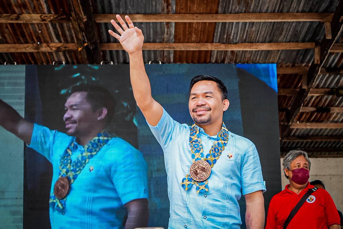 inquirerdotnet's tweet photo. LOOK: Presidential aspirant Senator Manny Pacquiao visited residents of Panglao Island and Tagbiliran City in Bohol on Saturday, Oct. 30.
Pacquiao and his wife Jinkee distributed P1,000 cash and five kilos of rice to the people who went. | ๐ท: Manny Pacquiao Facebook page https://t.co/0wjzEPCUDR