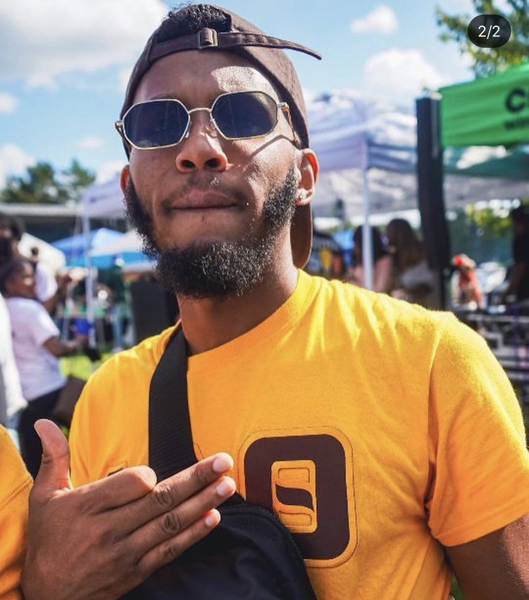 Cre8tiveVisual's tweet image. What’s going on Twitter! My name is Tré. I am the owner of Cre8tive Visuals. I am a self taught photographer and videographer. Ypsi/Detroit based 🔥Trying to get my name and work out there more. It’ll be highly appreciated if you RT this for me. My work is on my page 🙏🏽 #Detroit