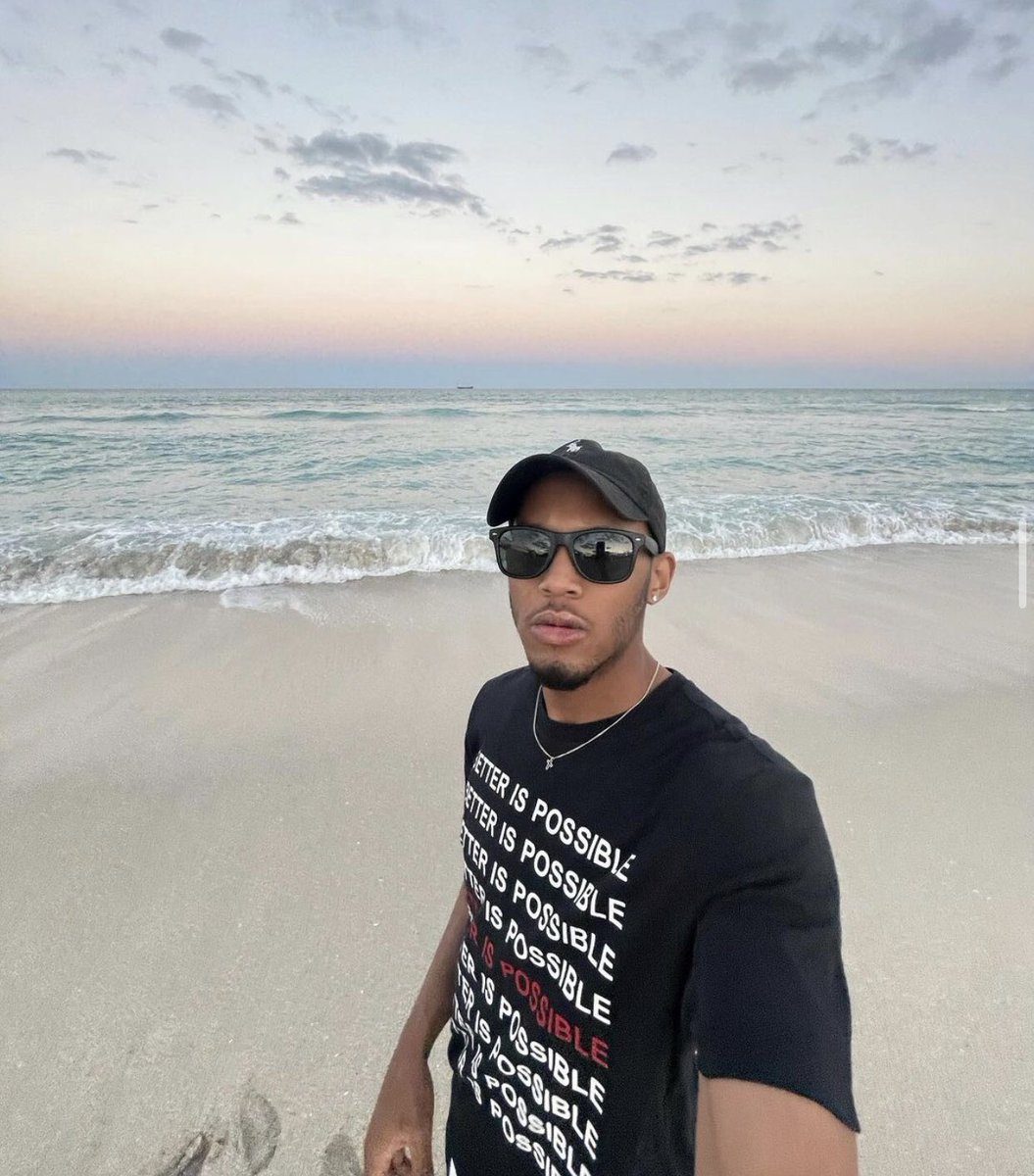 Cre8tiveVisual's tweet image. What’s going on Twitter! My name is Tré. I am the owner of Cre8tive Visuals. I am a self taught photographer and videographer. Ypsi/Detroit based 🔥Trying to get my name and work out there more. It’ll be highly appreciated if you RT this for me. My work is on my page 🙏🏽 #Detroit