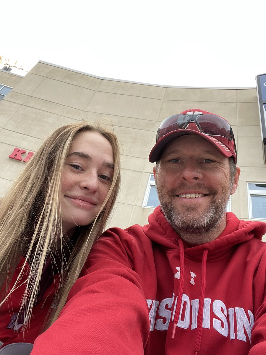 JMur80's tweet photo. #uwbadgers #OnWisconsin #GameDay https://t.co/ijbUjcB1xs