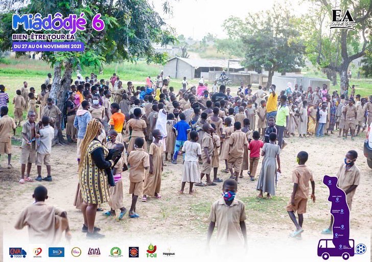 EApampa's tweet photo. SOKODÉ ✅Étape 1
À Epp d'Ataworo, les élèves ont vraiment manifesté leur enthousiasme et grande joie de nous rencontrer pour notre activité. #
NODÈ à nous !☺️😍 Où sont nos amis kotokoli ?💁🏾♂️
#miadodje6 #bienetretour #fondationea
#Togo #lesregionsdutogo #elisabethapampa https://t.co/usdfUL698S