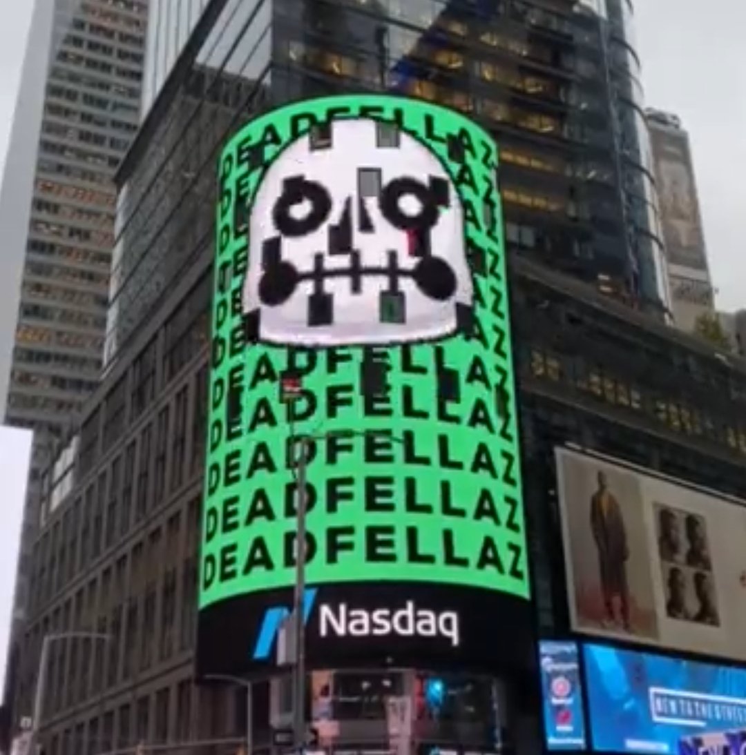 jeremy_pires's tweet photo. I'm speechless and I hope I can share some videos soon, but yes, I've made a bouncing @Deadfellaznft logo that you can see on Time Square in New York... 🗽😳

Mom, dad, I'm on (big) tv!

#deadfellaznft #bouncingOBJKT https://t.co/hhjom89g1G