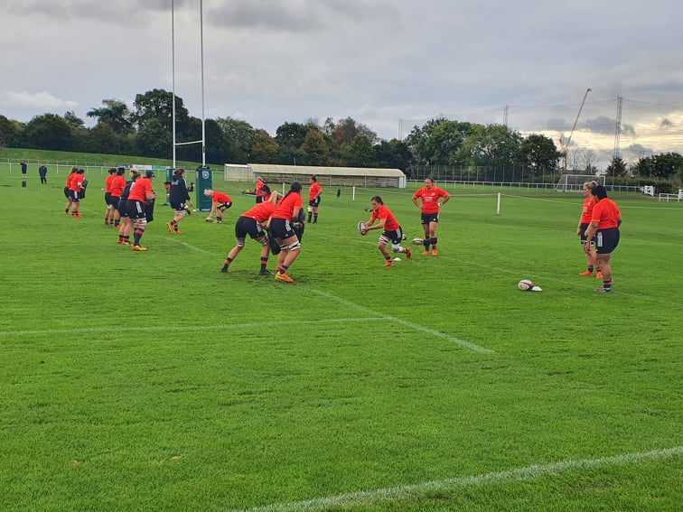 ExeterUniRFC's tweet photo. It's been a pleasure to welcome both @EnglandRugby and the @BlackFerns to Topsham this week. 🏴󠁧󠁢󠁥󠁮󠁧󠁿🆚🇳🇿

Make sure to check out the latest article on our website ⬇️

https://t.co/17mjQ80Fmq https://t.co/PINNwYLSoY