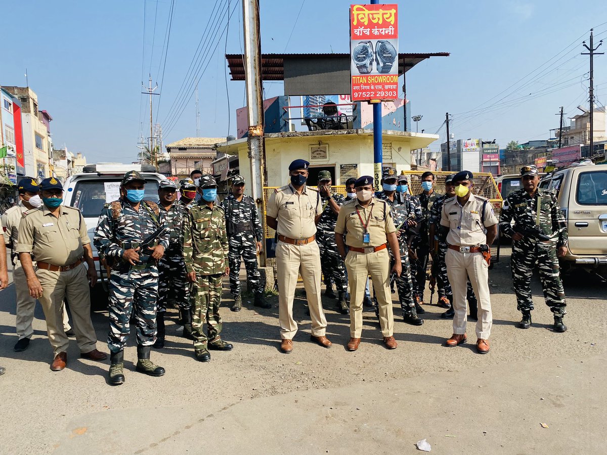 PoliceKhandwa's tweet photo. Khandwa district Loksabha by-election voting executed peacefully . https://t.co/ODEUazwmMZ