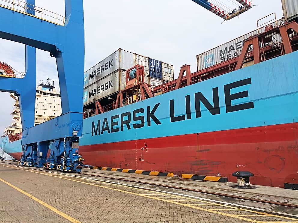 thiermou's tweet photo. A.P. Moller - Maersk entend bientôt se séparer des #Freight #Forwarders
Depuis quelques années, les armateurs sont lancés dans une grande course à la digitalisation.
#transport #logistics #supplychain #transitaires #armateurs #shipping https://t.co/GP6YHY4LhA