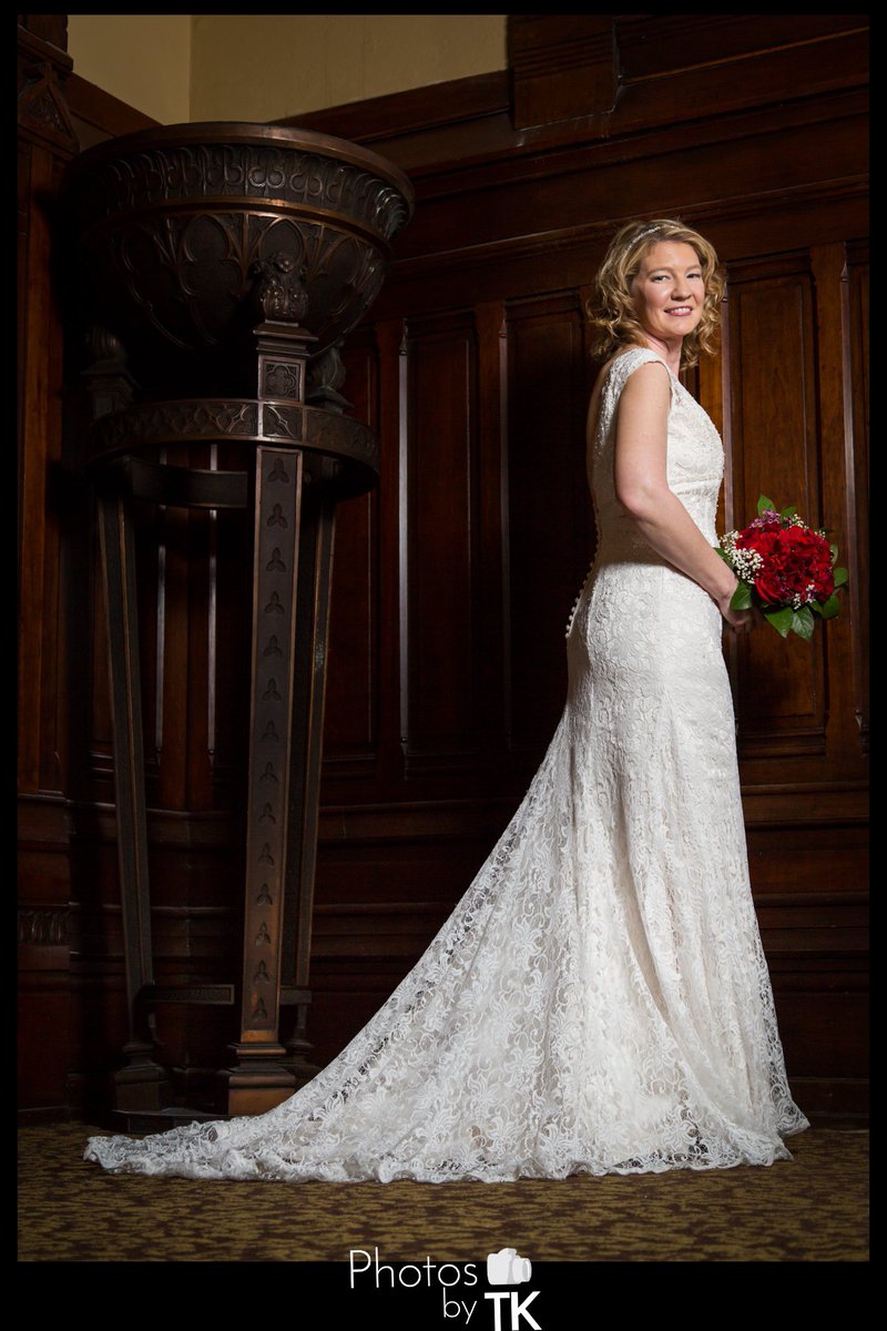 photosbytk_net's tweet photo. A #beautifulbride makes for beautiful photos!
#weddingphotography #beautifulbrides #indianapolisphotographer #photosbytktim https://t.co/YuBrPJOePU