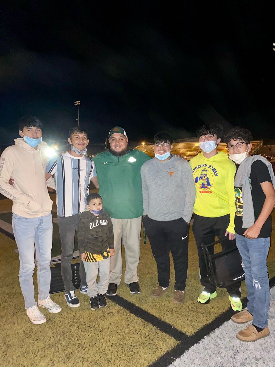 CoachOlvedo's tweet photo. It’s always good to see some of the “old farts” thanks for checking up on this old man right here it was good to see y’all! My first group of guys! Rex and Sonny with the big bros https://t.co/QRGMmPUnG7