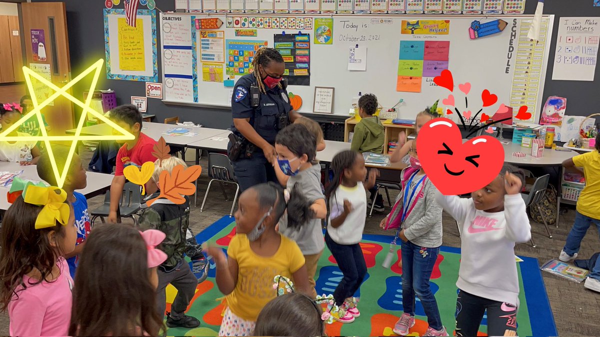 LamkinLeopards's tweet photo. Lamkin Elementary 💙 CFPD. Our annual CFPD trick or treat throughout the building is a fun tradition to treat the officers and their furry companions! All treats and no tricks!
#CFISDspirit
#LamKIND
#CFPD https://t.co/IYo04qMvSR