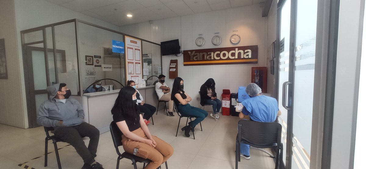RISCajamarca's tweet photo. Articulando esfuerzos con la empresa privada, está vez, @MineraYanacocha continua apoyando el proceso de vacunación. Sus oficinas se han convertido en uno de los puntos fijos con mayor concurrencia. Súmate y vacúnate, ¡hazlo por ti, hazlo por tu familia!
@Minsa_Peru @gob_reg https://t.co/JmZvsmxR70