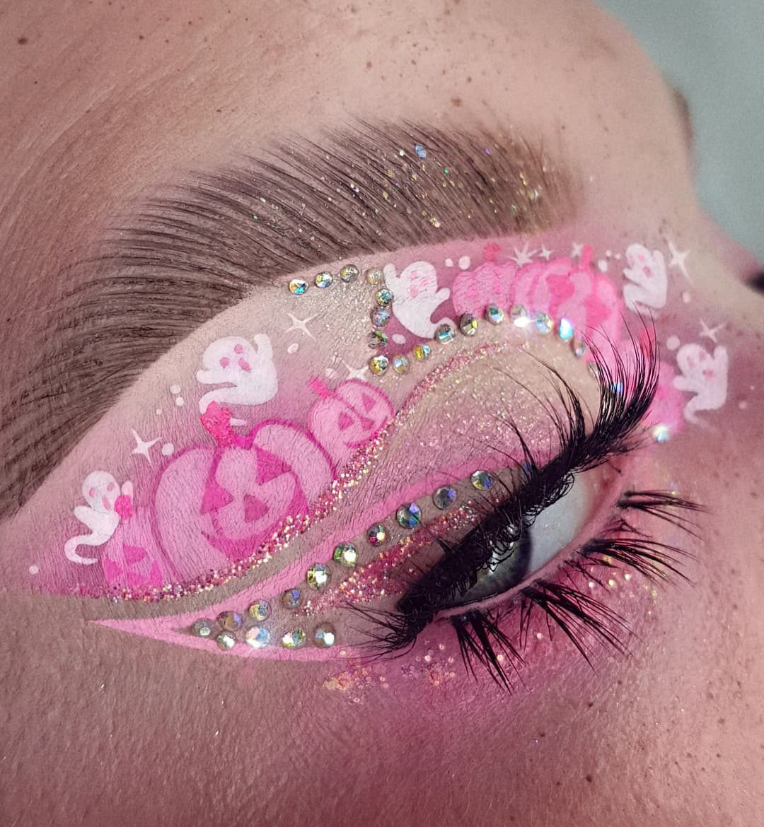 All pink everything! 🎃💗 @bangtsikitsiki pairs the NEW #NorvinaCosmetics Chroma Stix in "Pastel Pink" with signature #AnastasiaBeverlyHills products for the ultimate LOOK:

💗False Bottom Lashes
💗Electric Cake Liners
💗Loose Glitter "Pink Sapphire"
💗Glitter Adhesive