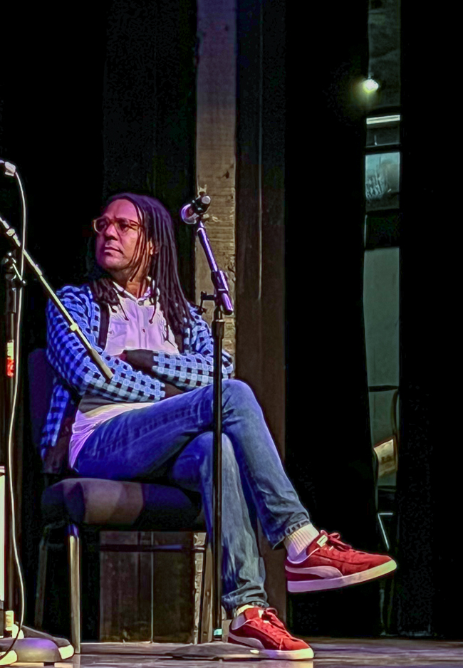 A few notes: <a href="/colsonwhitehead/">colson whitehead</a> discusses Harlem Shuffle in St. Louis. Event sponsored by <a href="/LeftBankBooks/">Left Bank Books</a> -- bit.ly/3GARPUw