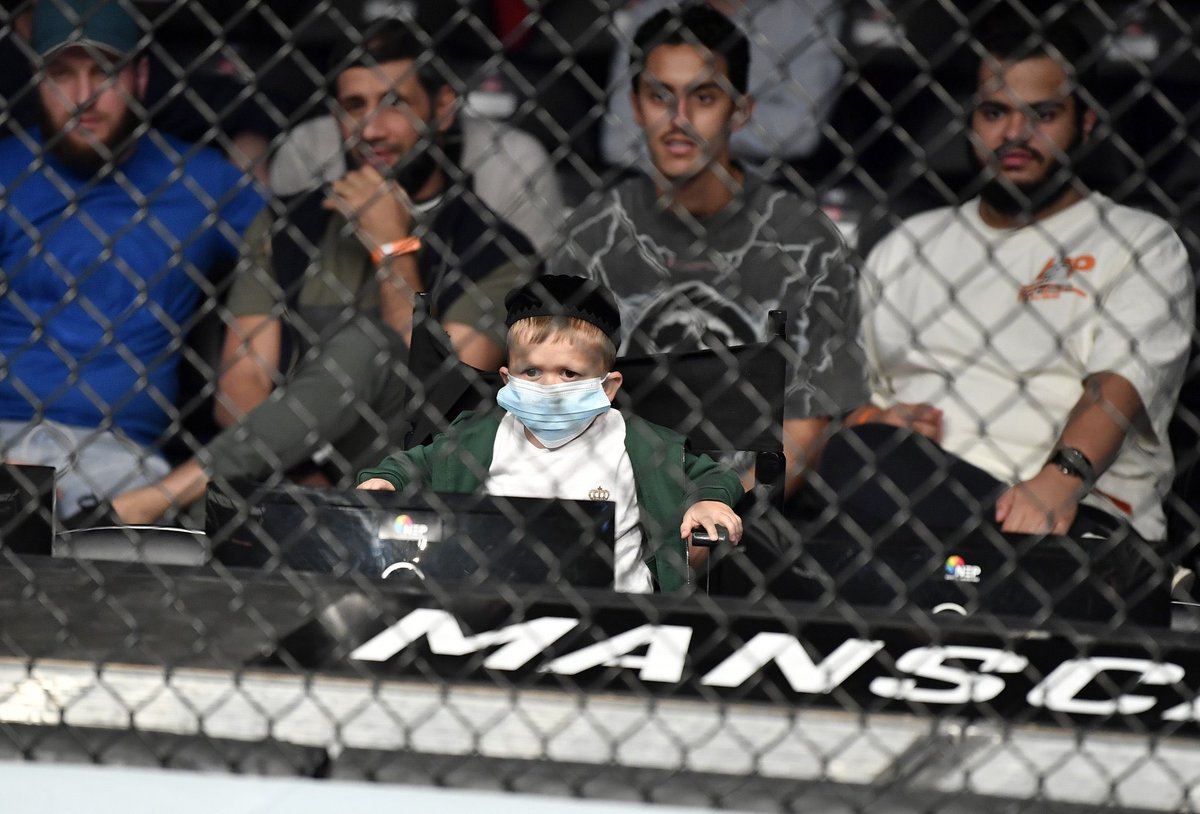 HasbulIah's tweet photo. Coldest MMA picture ever
#UFC267 https://t.co/3TekwER3mp