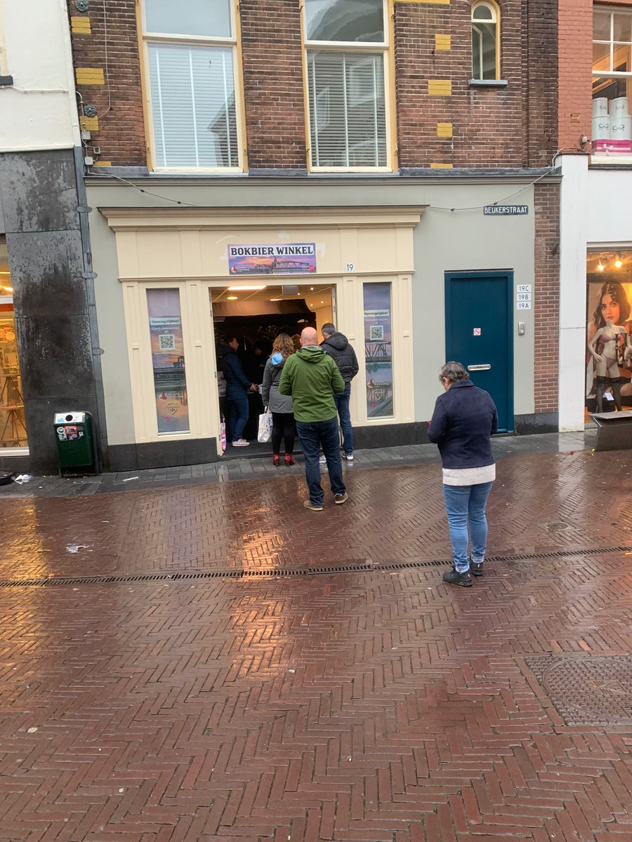Bokbierdag's tweet photo. Na het grote succes op zaterdag, zijn wij morgen, op koopzondag 31 oktober, ook geopend met onze #Bokbier Winkel!

Vanaf 13:00 uur tot 17:00 uur: Beukerstraat 19 (Voormalig D-Reizen pand) in de binnenstad van #Zutphen. https://t.co/dlrh3MbI6S