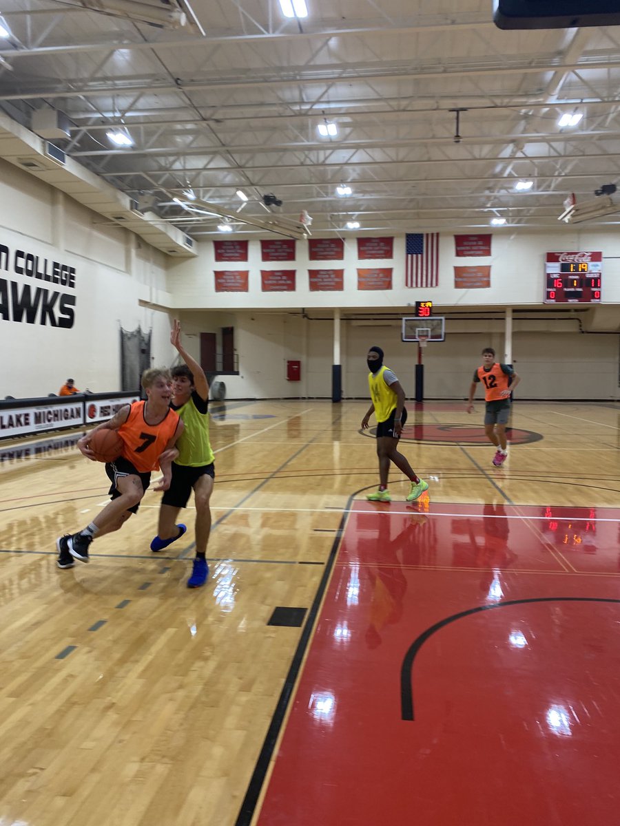 Flight Hankamp elite open run at Lake Michigan College the boys are here to play!!!!