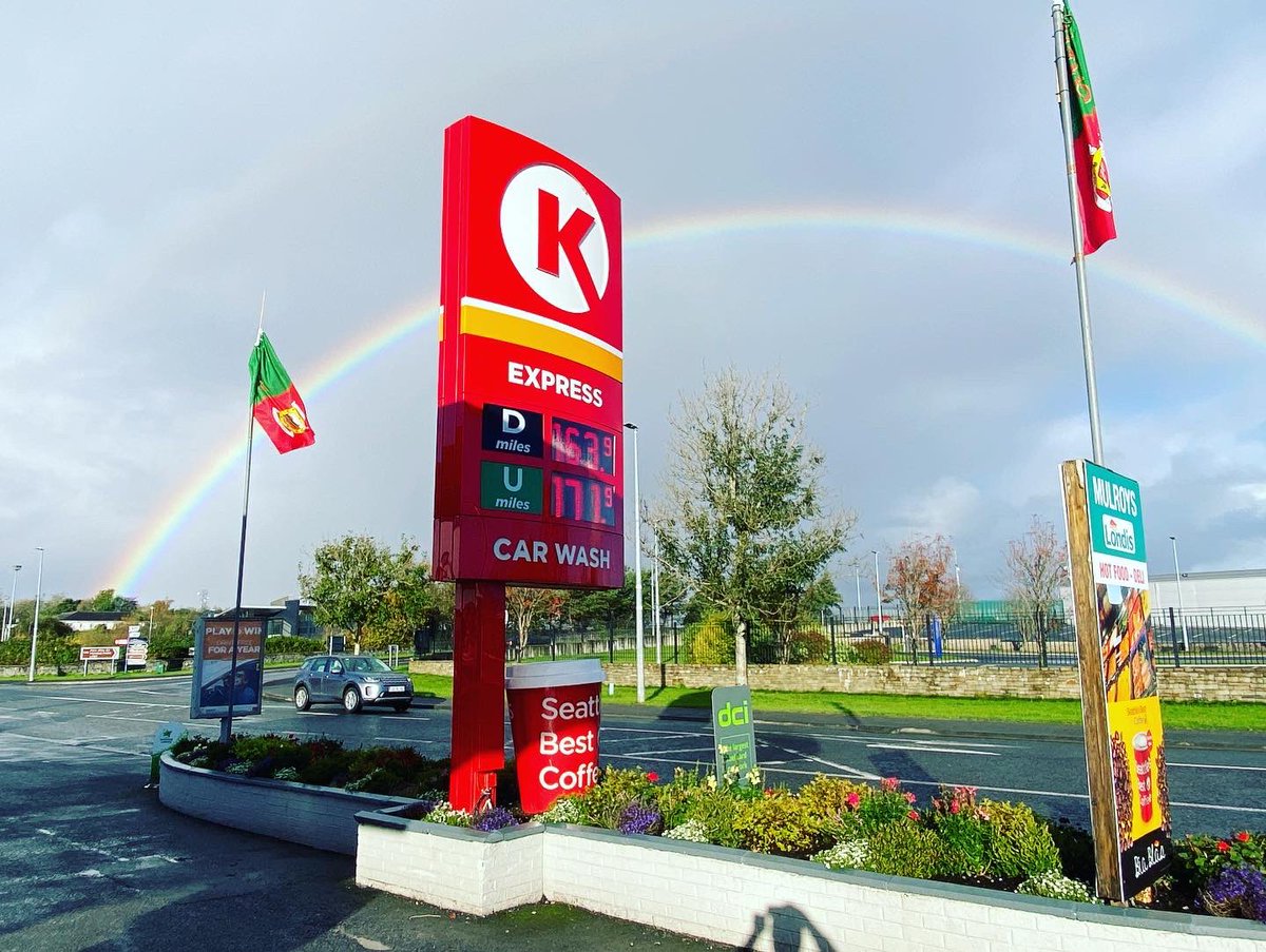 GalwayWalks's tweet photo. There’s a big #crockofgold at both ends of the rainbow for the government and the oil companies and as usual, there’s just more hardship for the good people of Ireland. €1.71.9 for a litre of #petrol and €1.63.9 for #diesel.
#oil #pricehike #ireland #rianbow #stickershock https://t.co/49k0jjJtF6