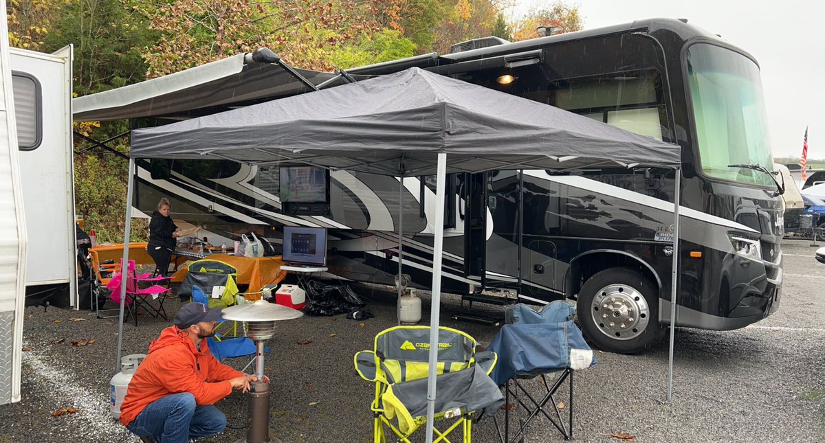 MJmasters003's tweet photo. @JonTLangston come tailgate before Bristol with us!! #ItsBristolBaby #welcomehomemorgan https://t.co/dg4NS9DxuM