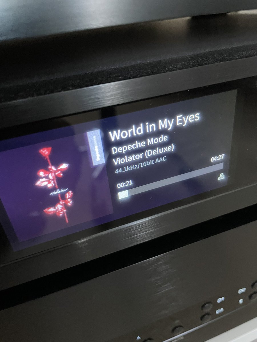 garryfarr's tweet photo. Seriously Apple Music Lossless - why does a lossless track still stream as AAC from iOS???? I wait for every incremental release to fix this. https://t.co/3YMHE4sj8B