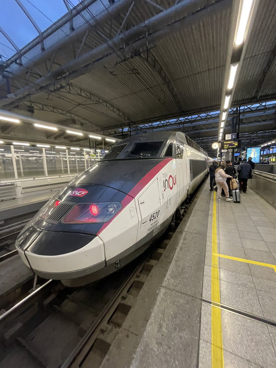 Slovenia in UK tweet media