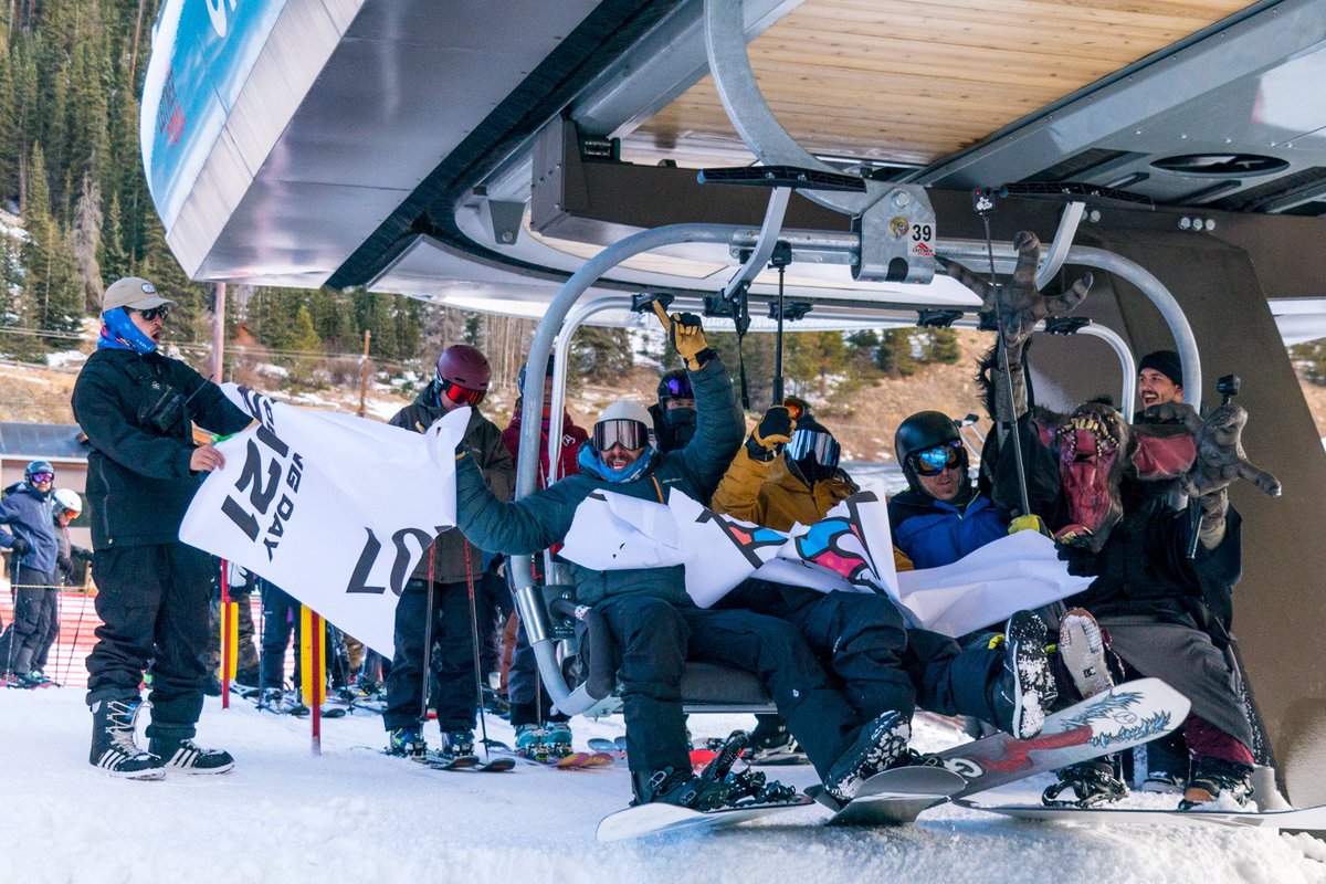 LovelandSkiArea's tweet photo. Loveland Ski Area is now OPEN for the 2021/22 season! https://t.co/7XFaaUHJlA