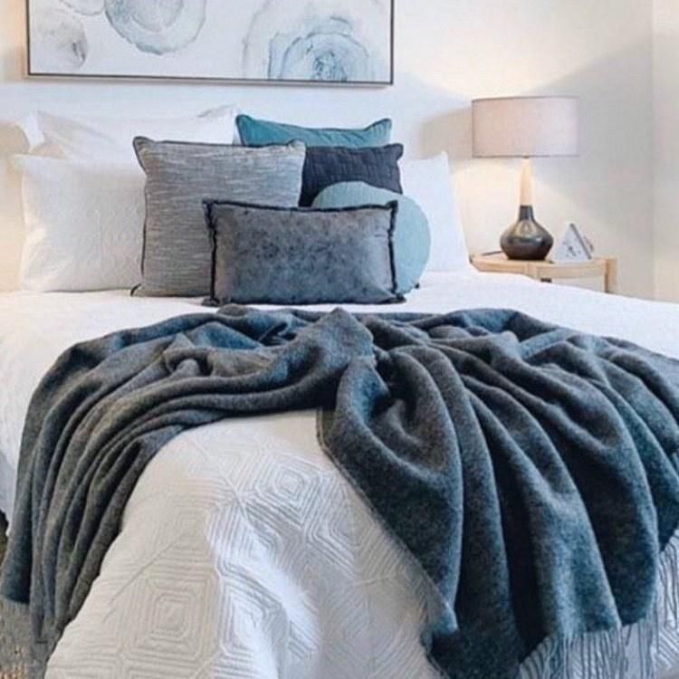 Lime_Lace's tweet image. Time to get cosy! The fabulous Superfine Merino Wool-Blend Charcoal Throw is sure to add texture, warmth and comfort to your bedroom or living space. buff.ly/3keNJYU #MerinoWool #WoolThrow #HomeDecor #Accessories #Interiors #LimeLaceLoves