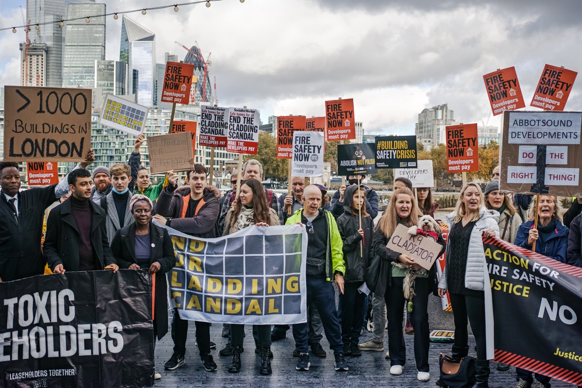 Joined leaseholders at the #EndOurCladdingScandal protest outside London City Hall this morning. No doubt  this #BuildingSafetyCrisis is a national scandal and that leaseholders will continue to be heard. 
<a href="/LKPleasehold/">Leasehold Knowledge</a>  <a href="/EOCS_Official/">End Our Cladding Scandal</a>