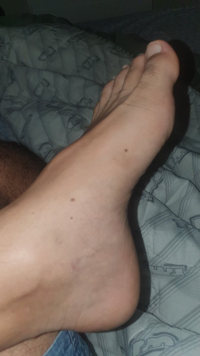 Piesdescalzos35's tweet photo. #fotopies #pieshot #foothot te gustan los pies te vendo foto de los mΓos π https://t.co/DpmE9CGZVC