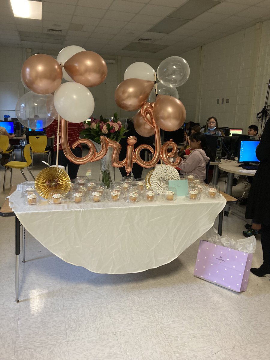 Robertsreaders1's tweet photo. Feeling like the luckiest teacher in the world to have the most thoughtful students &amp; parents celebrate my upcoming wedding! We played Wedding Bingo, they designed a wedding dress for me out of TP &amp; gave me a book of the BEST marriage advice! 🤍 @HighPointFCS https://t.co/E0lcI8hadG