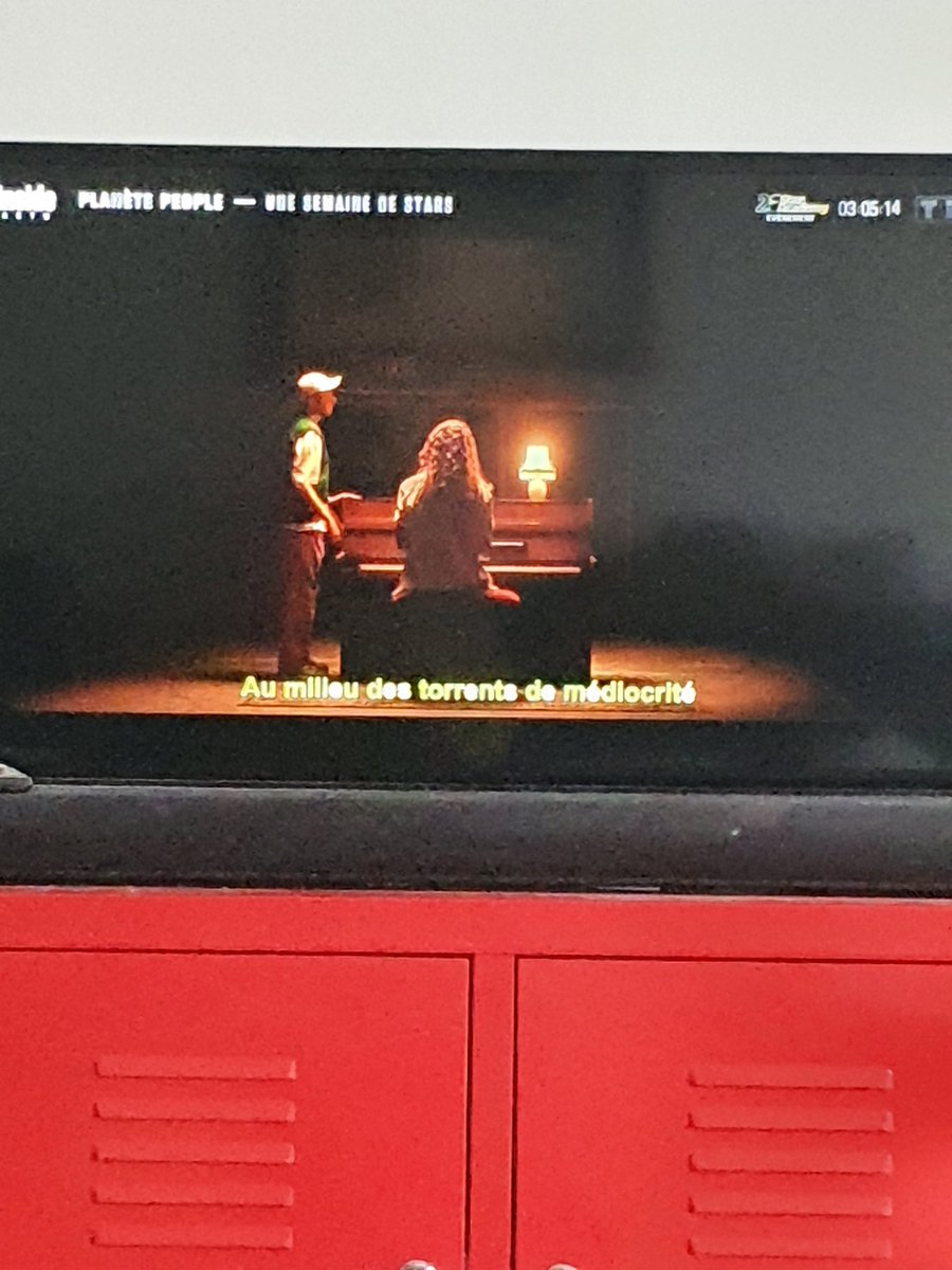 Laure22062013's tweet photo. Petit clin d'œil à @jdoreofficiel et @eddydepretto dans #50minuteinside @tf1 😍👍 https://t.co/0UTU4Q8LsB