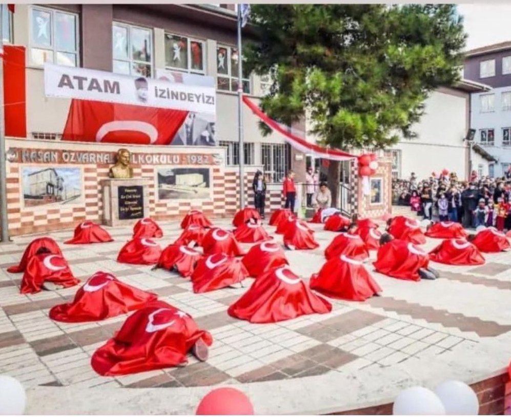 Kendi düşüncemi söylersem Ceza alıp 5816’ya takılacağım İÇİN söylemiyorum! 
Siz Anlayın!
Bu ne rezillik!