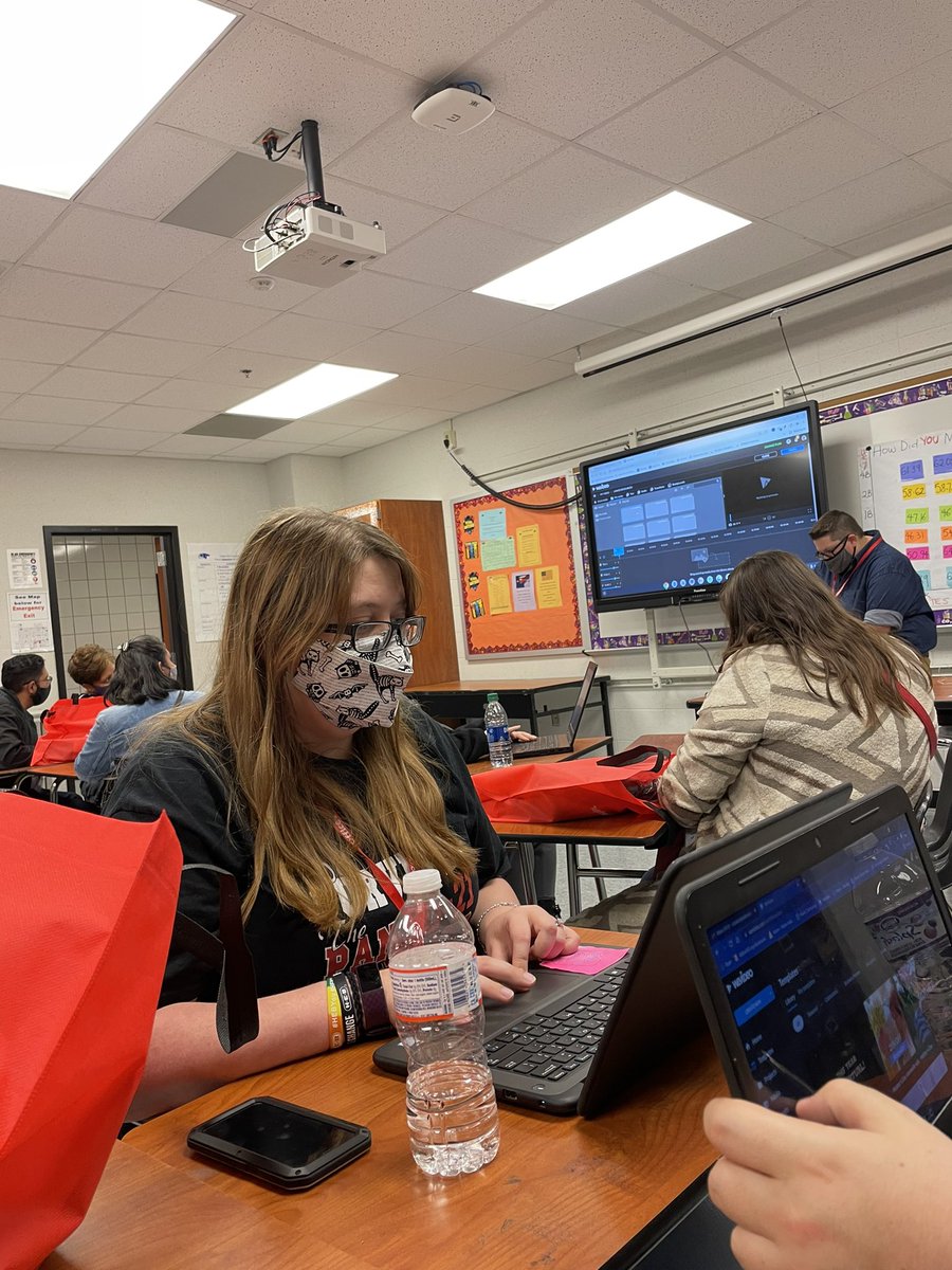 megangingoyon's tweet photo. Supporting our fellow Drew Badger colleague @Ms_Clohessy at her TCCA presentation. The session was full! https://t.co/mYtZrVgWHh