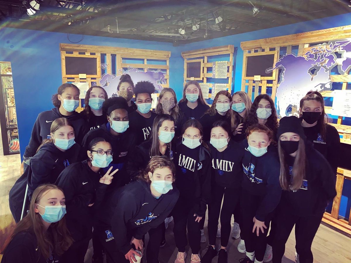 LadyDevilsRHS's tweet photo. Before 🎨 ➡️ After 🎨 

After an awesome week of practice, we spent Saturday morning at Matthew 25 helping to check/sort paint that will be sent to Nicaragua, Honduras, &amp; Jamaica to paint schools &amp; hospitals. Our girls worked for 2 hours &amp; got through hundreds of paint cans! 💪🏼 https://t.co/TzaUgNNEkc