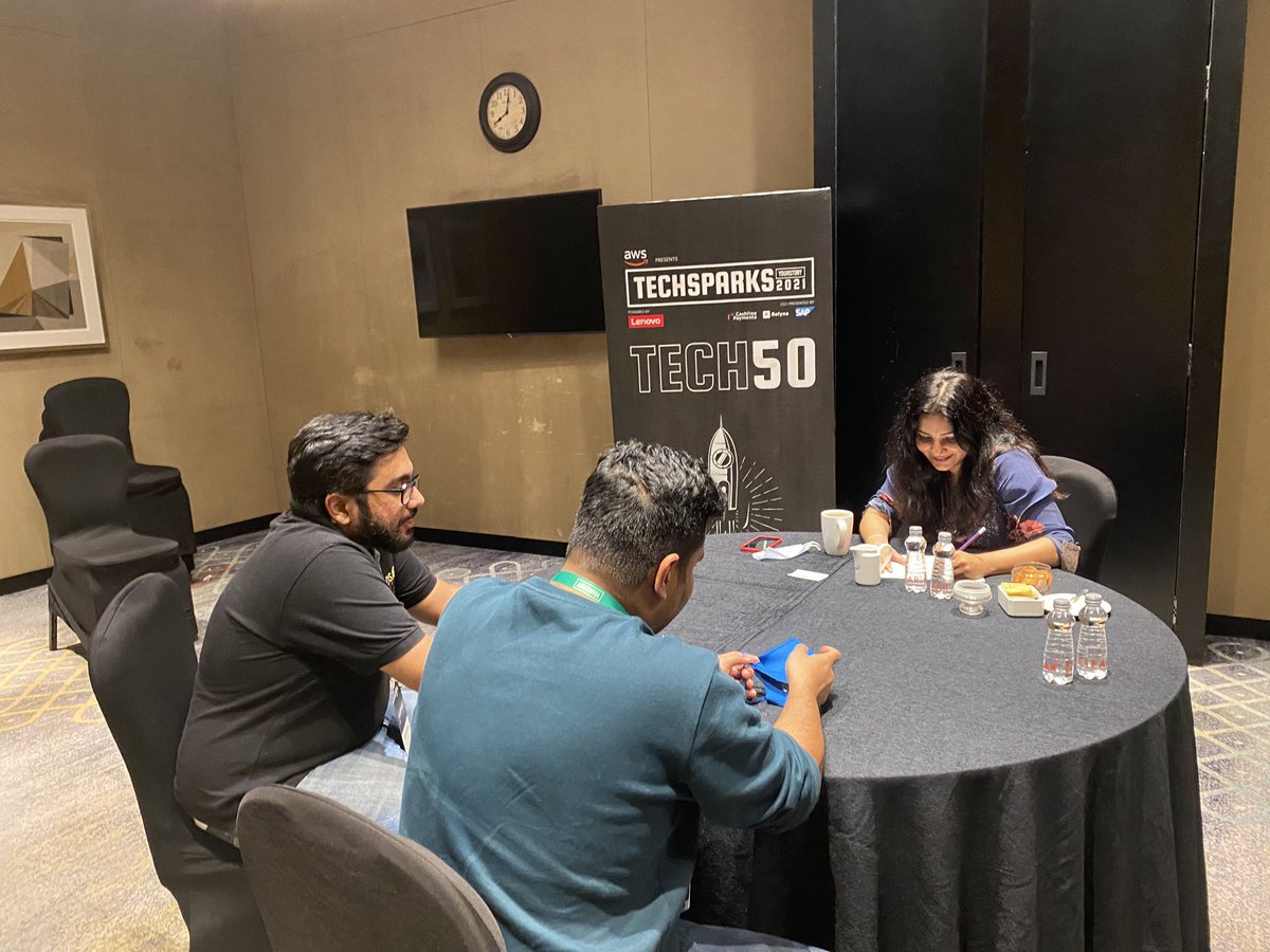 tenzin_pema's tweet image. Value creation redefined w/t @YourStoryCo team at #TechSparks2021

1-1  #Tech50 speed dating meetings with some very committed investors/partners throughout the day &amp;amp; after @SharmaShradha&apos;s LIVE interviews during the day, more meetings ongoing post-9pm🚀

@Primevp_in @rrhoover