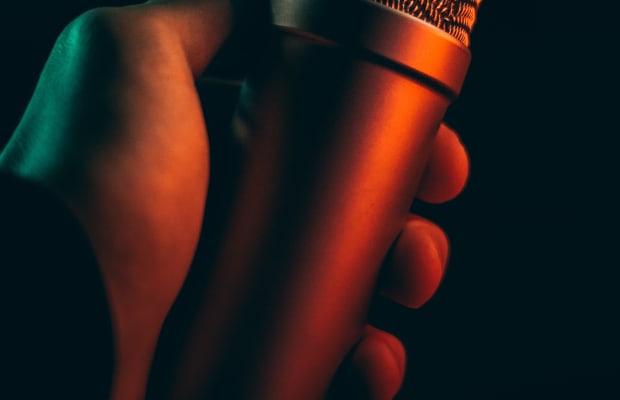 bjeaglefeather's tweet image. Amazon's Rival Clubhouse App Will Let You DJ Your Own Radio Show: New reports suggest that unlike their competitors, Amazon's new app will sharply focus on the live music aspect of broadcasting. dlvr.it/SBbKMQ #DJing #ProjectMic #GEARTECH #Amazon | @TheEDMNetwork