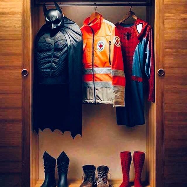 CruzRojaEsp's tweet photo. [#SerMejores]

¿Cuál es tu favorito? 
Los verdaderos héroes viven entre nosotros🎃 https://t.co/JCdxUxT6Zp