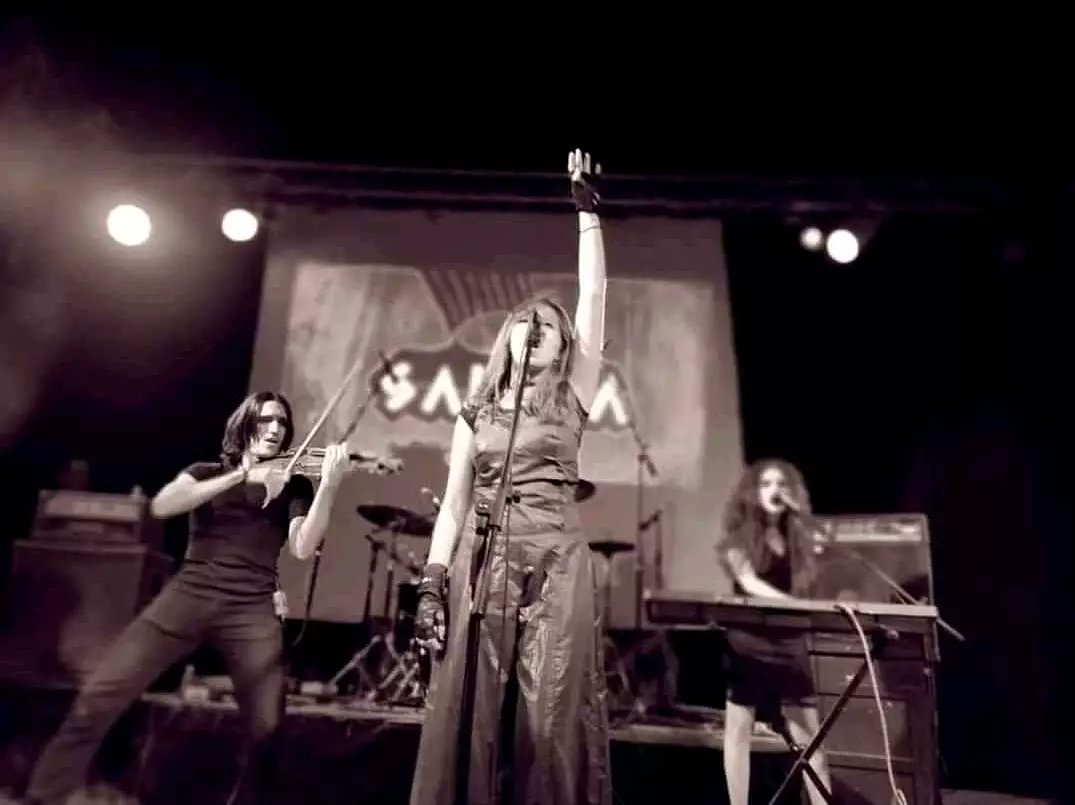 frikiperiodista's tweet photo. ¡Conciertos de #TheShepal, @YanairisF, #DarknessFall, #Saloma, #Switch, #RiceandBeans y #CombatNoise confirmados! Sígueme en Facebook y Telegram como @elfrikiperiodista para conocer detalles 🤘🏻🤘🏻🤘🏻 https://t.co/9Js8LDYxha