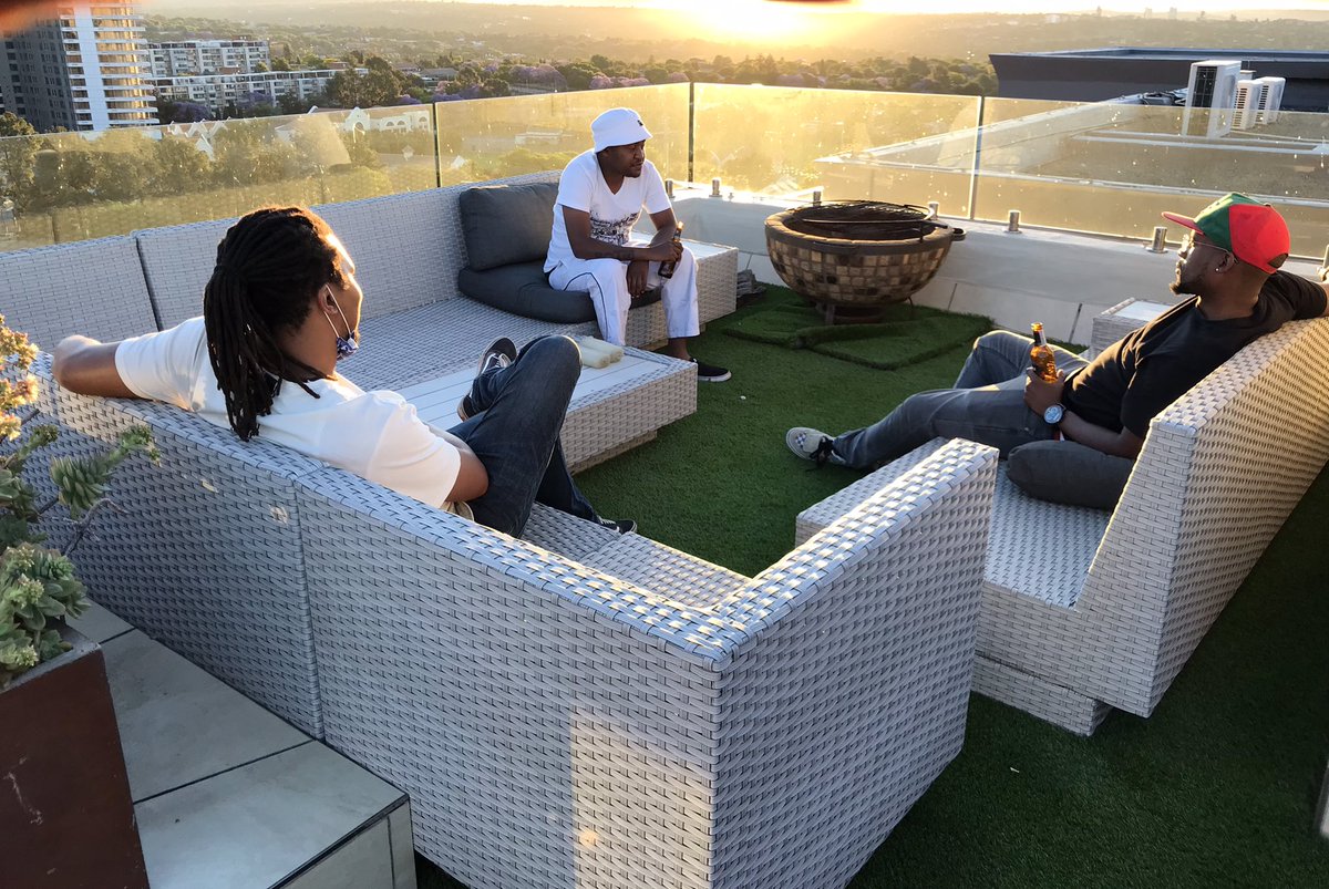 Osumm's tweet photo. Kicking it with the team from the office rooftop. Black Boys in Blockchain ππΎπ₯πΈ @Osumm
#VezaInteractive #AugmentedRealityDesigners #VentureChainCapital #VirtualNationBuilders #4IR #VezaSgela #SchindlersInnovations https://t.co/gSHtuj7EdO