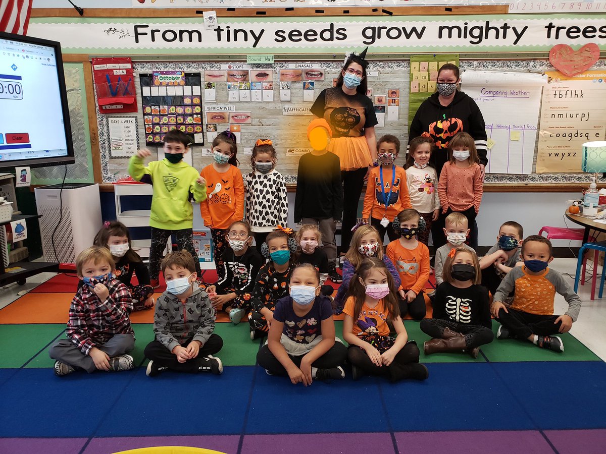 WaddingtonEP's tweet photo. Black and Orange day was a success! @karen_gmoore @coryhowland @AlissaChamber14 https://t.co/0IXXWzDVAR