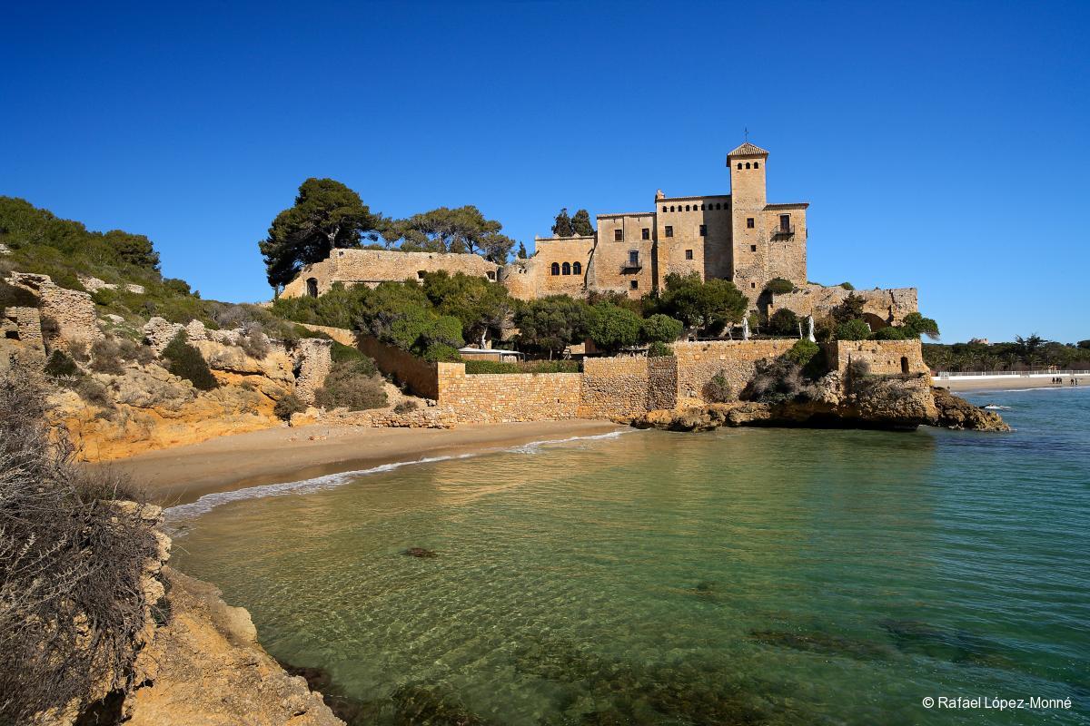 rac1manat's tweet photo. 🔴 SORTEGEM, gentilesa de @CampingsTgna, una ESTADA de cap de setmana per a quatre persones al Càmping Trillas Platja #Tamarit ⛺ Per participar imprescindible 👇
➡️ Seguir @viatjab, fer RT i dir-nos:
➡️ ON HEU PASSAT aquest cap de setmana llarg de TOTS SANTS🎃❓QUÈ HEU FET❓ https://t.co/Bg4dlYwv7s
