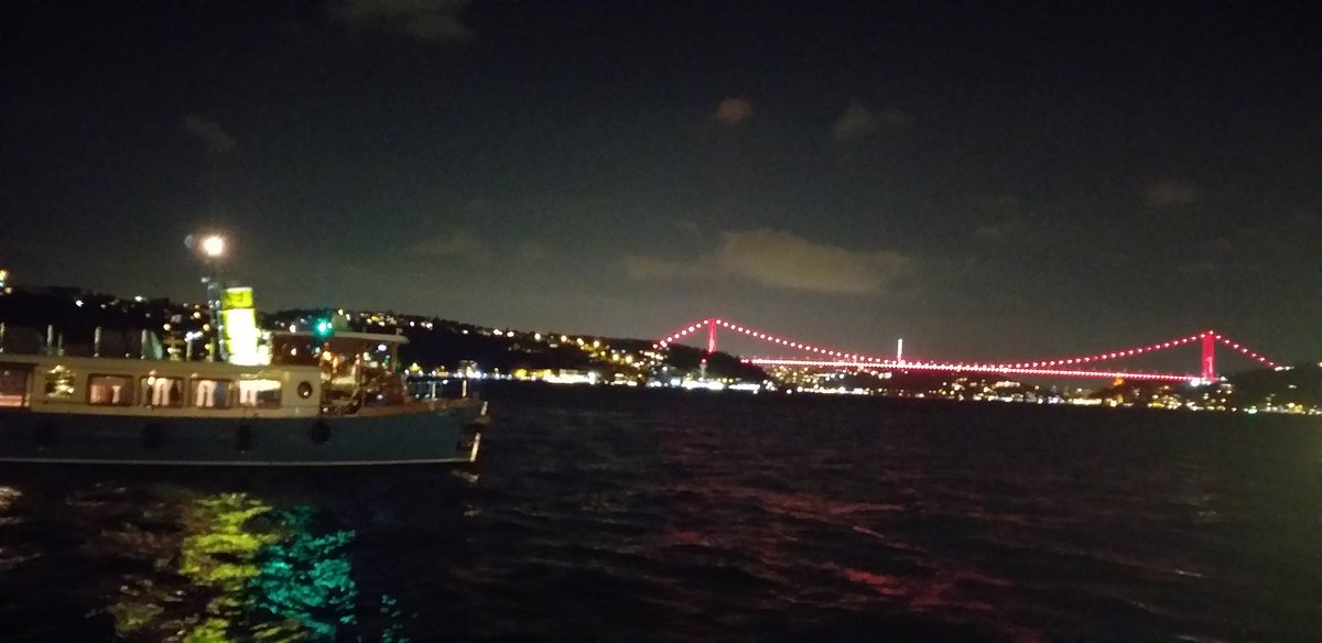 Kubraascii's tweet image. Bulut mu olsam,
gemi mi yoksa?
Balık mı olsam,
yosun mu yoksa? ..
Ne o, ne o, ne o.
Nazım Hikmet