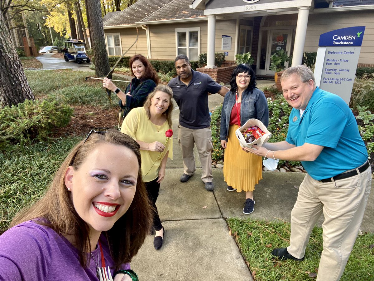 amuddy703's tweet photo. Next stops in CLT! @stegall_tracy @kacielou25 @BollingCarrie #CamdenFun https://t.co/HLfMATbZSR