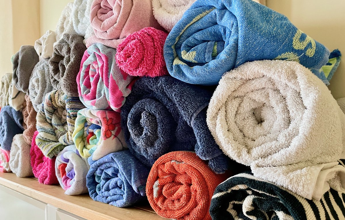 LegoLostAtSea's tweet photo. Lost, forgotten and discarded towels, all gathered up from Cornish beaches after being abandoned. Sand shaken off, washed, dried and now off to the local seal hospital. https://t.co/wc8dZWTX0z