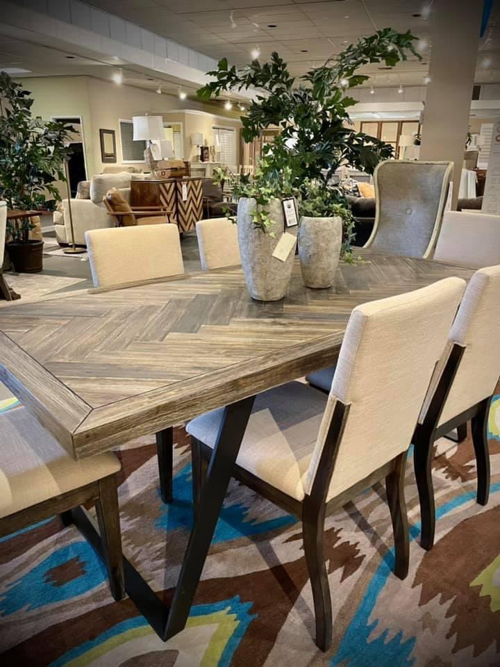 slatersmerced's tweet photo. Our Fall Sale 🍂is still happening at Slater’s! Save now on *all our top lines. *Excludes Stressless. #shopslaters #slatershome #slatersmerced #welovefurniture #interiordesign #fallsale https://t.co/jFhy0r0z0g