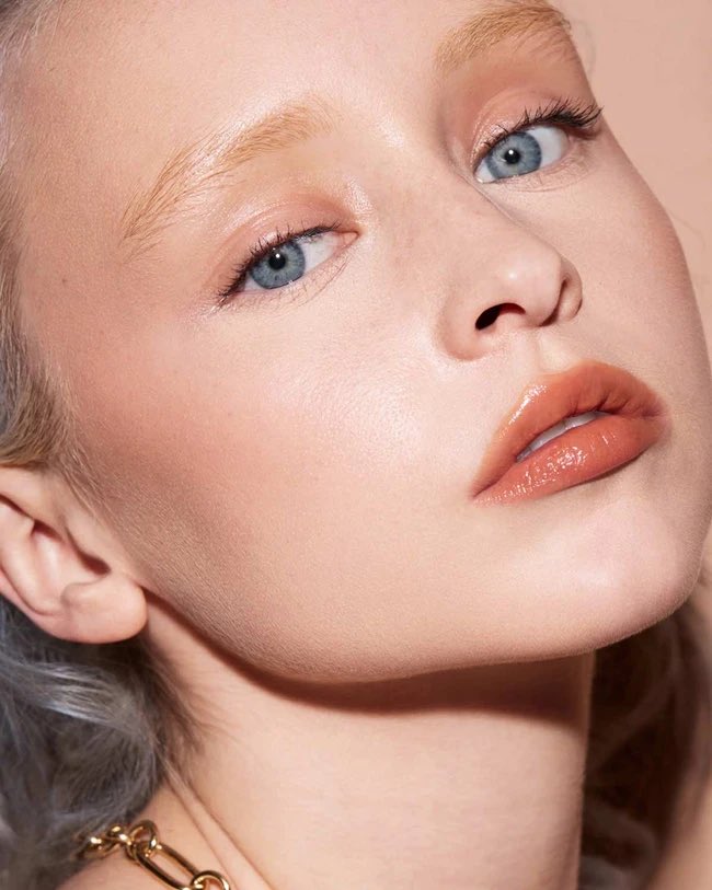 jennysusa's tweet photo. Fenty Beauty GLOSS BOMB LIP CREAM สี honey waffles น้ำตาลส้มๆ สวยปังที่สุด ลิปแม่ริฮันน่าค่ะ 750฿ #ส่งฟรี ไปเร๊ย #fentybeauty #ของแท้ #ของมันต้องมี #ลิปกลอส #lipgloss #liprihanna #เฟนตี้บิ้วตี้ #HowtoPerfect #glossbomb #honeywaffles #ลิปสติก https://t.co/edAmQDTP6W