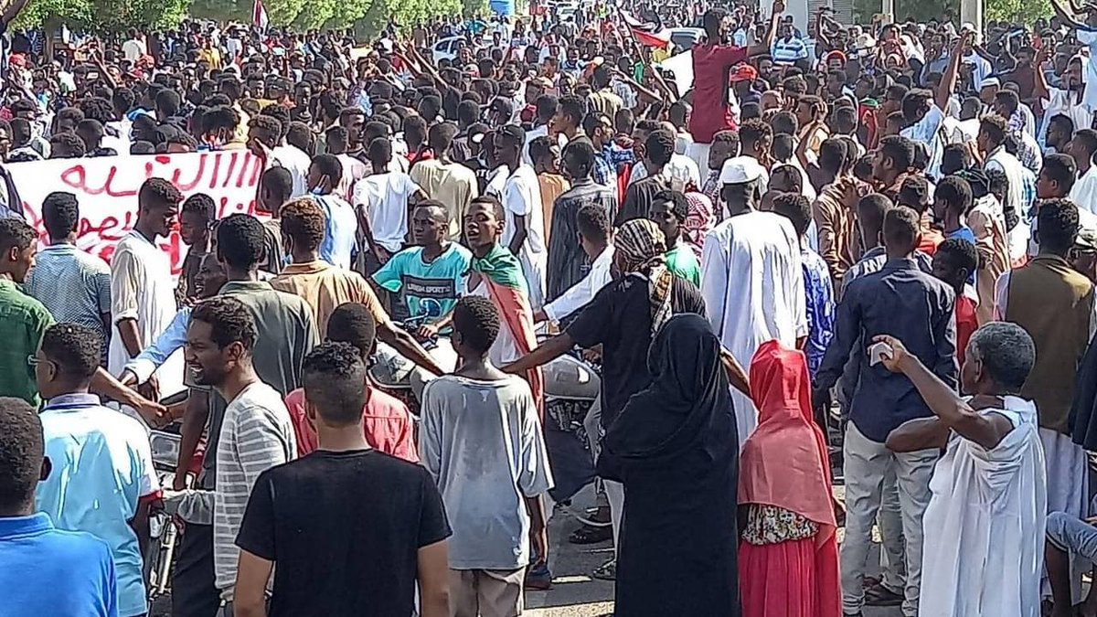 wheib_'s tweet image. عروس البحر الاحمر مدينة بورتسودان اليوم 
🔥🔥🔥🔥🔥🔥🔥
#العصيان_المدني_الشامل 
#الردة_مستحيلة 
#مليونية30اكتوبر 
#Sudan