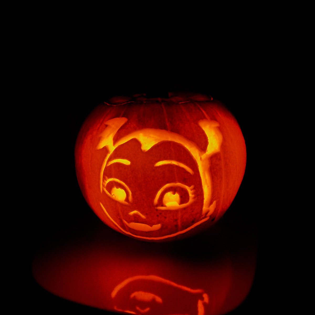 robbiej's tweet photo. Busy afternoon.. #pumpkincarving #projectpumpkin #vampirina https://t.co/hpMY1jvDVi
