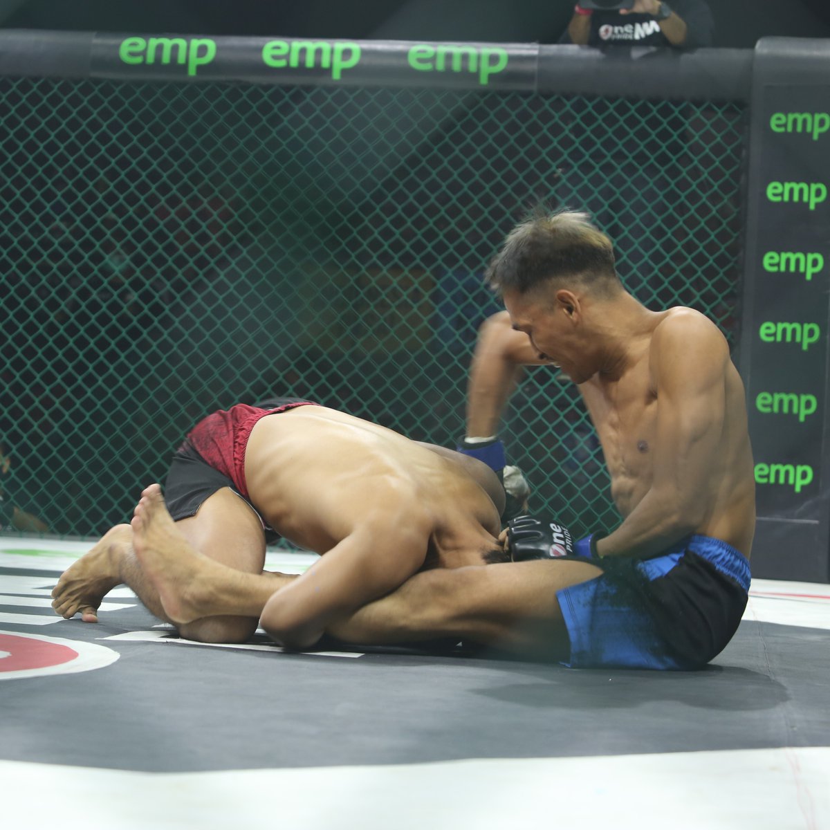 onepride_mma's tweet photo. Bermain selama 2 Ronde, Gideon raih kemenangan lewat TKO π₯
.
#OnePrideMMA #FIghtNight51 #KOBI https://t.co/4vxXPJm8tP