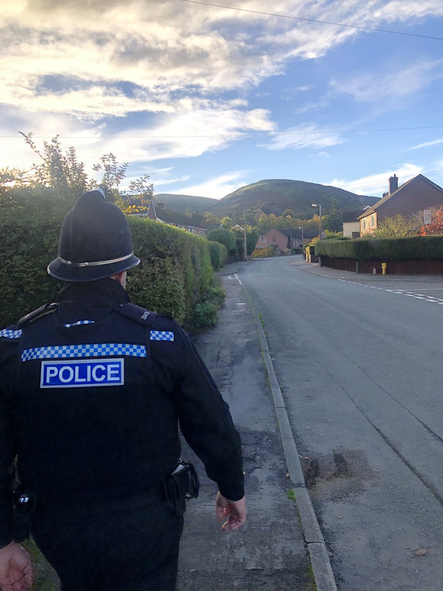 SC Al Smith and I are on foot patrol across the towns of South West Shropshire during Halloween weekend.  Please come and say hi and for any advice to reduce the chance ASB over this weekend. #NeighbourhoodMatters #halloween2021 @WMerciaPolice @SouthShropCops