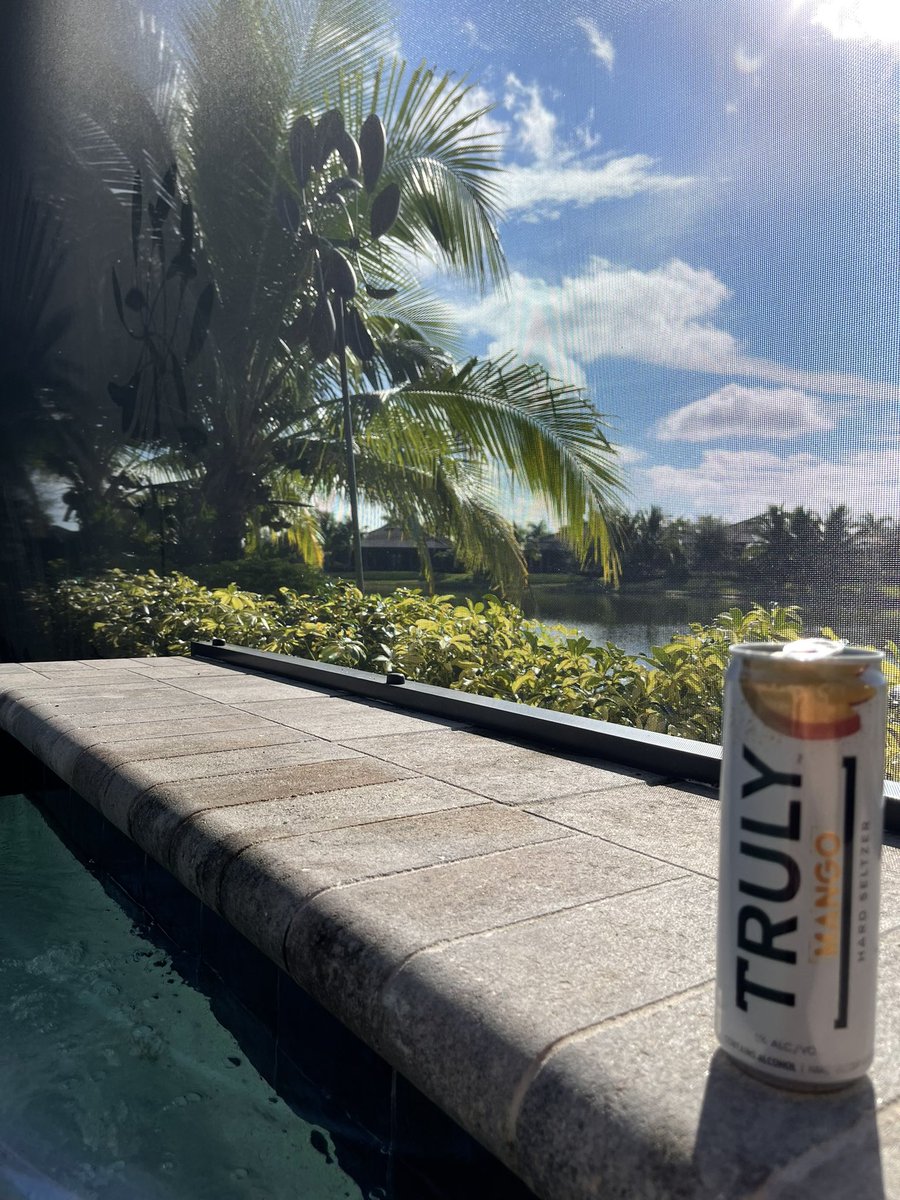 JessBeach2's tweet image. Truly paradise @trulyseltzer #livetruly