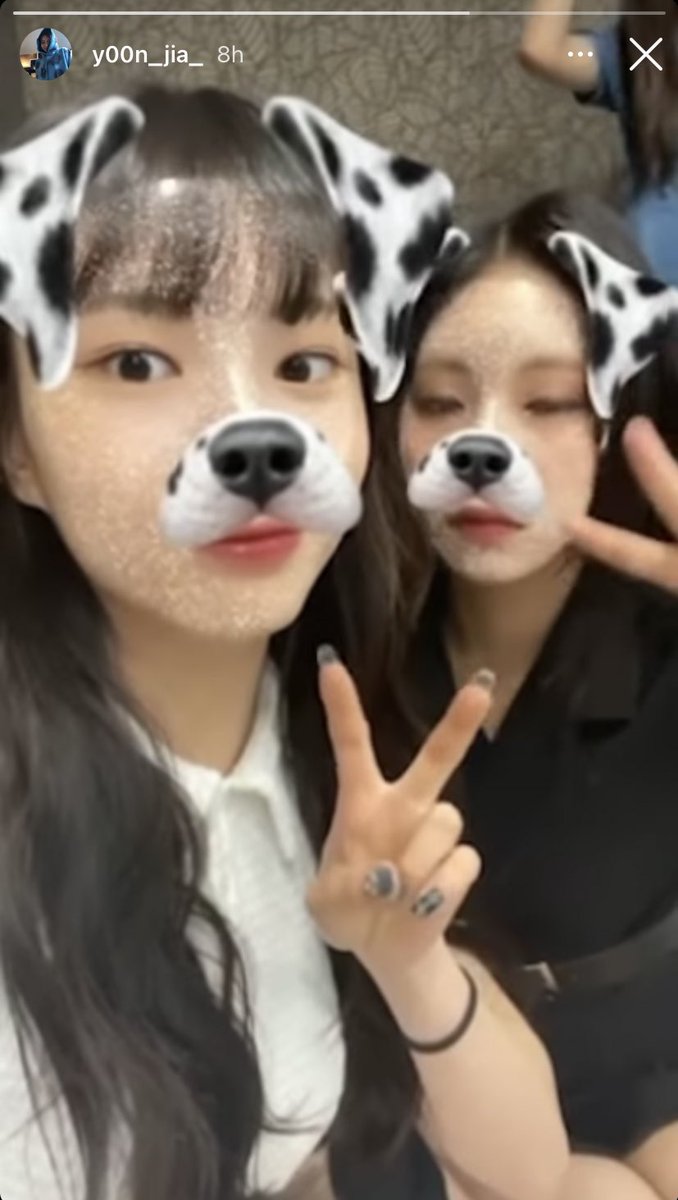 dayoungeun's tweet photo. JIA AND YOUNGEUN GOODBYE IM GONNA CRY THIS IS MY OG BRAND https://t.co/7WFZtlL3V6