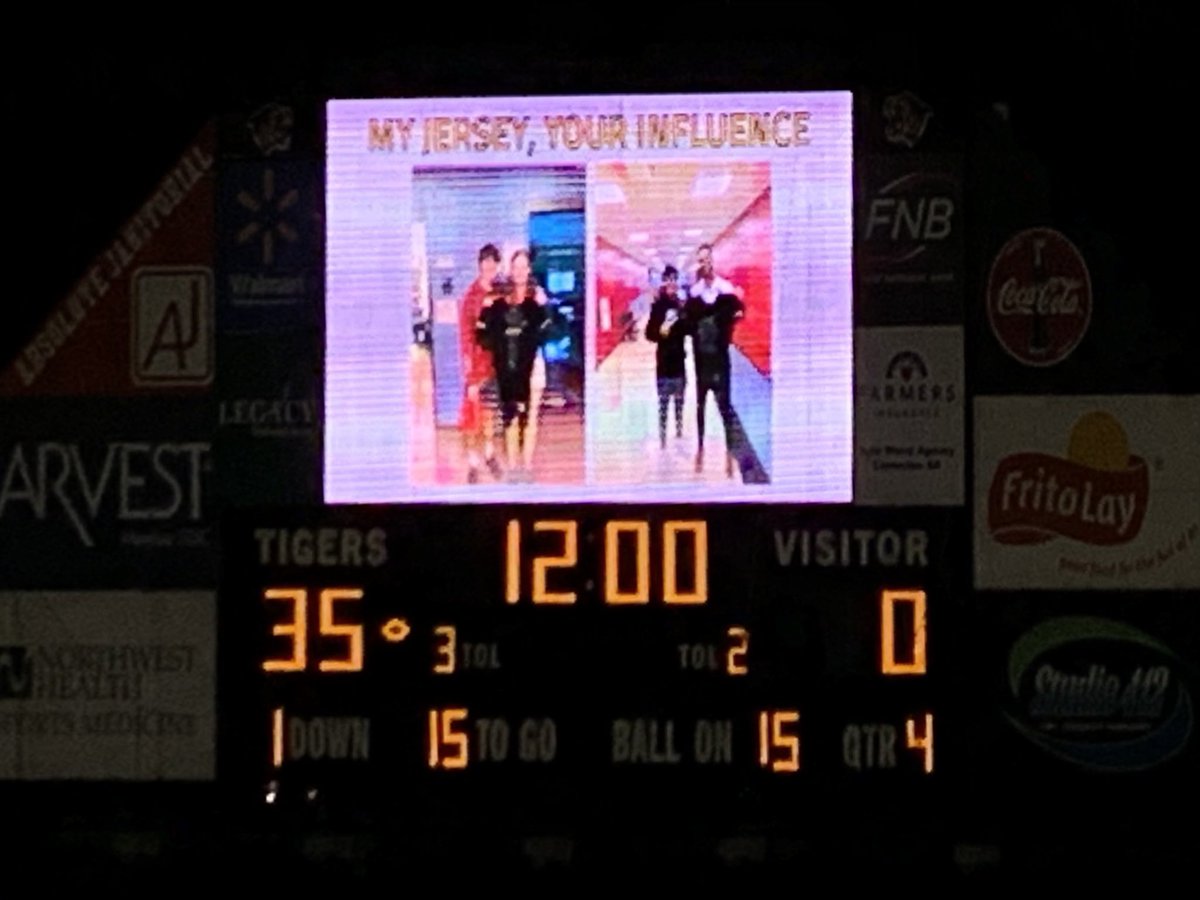 mskobe13's tweet photo. Our senior football players picked a teacher who inspires them to wear their jersey to school &amp; the game. This senior chose me &amp; it made my year! I was so honored to wear his jersey. Thanks @TyGrant17 &amp; @BvilleFB for making teachers feel so special on YOUR special night.💛🐯🏈 https://t.co/LpAUUk1wA6